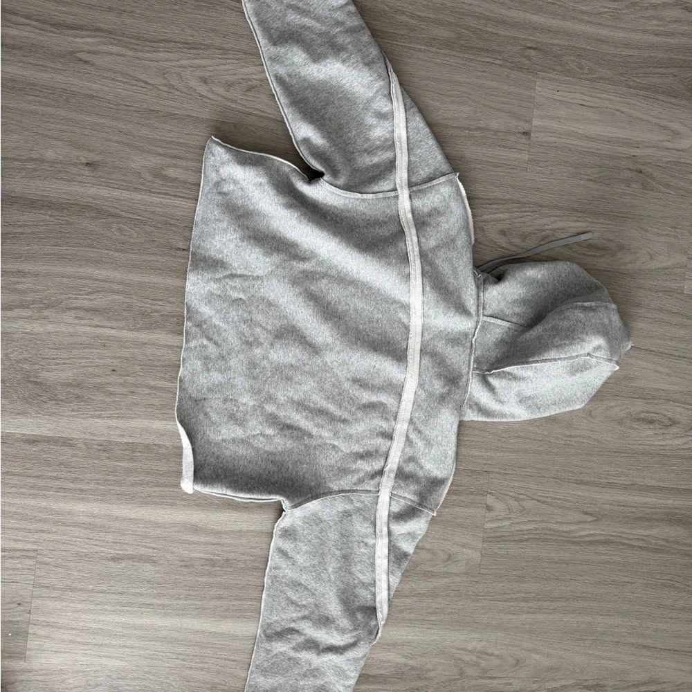 ALO Yoga Light Gray Cropped Hoodie - Picture 2 of 4